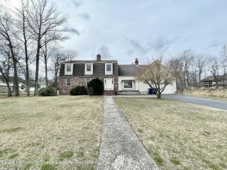 Foreclosed Home - 6 SHADOW LAWN DR, 07755