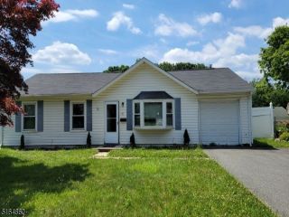 Foreclosed Home - 30 CENTRAL AVE, 07803