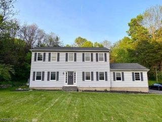 Foreclosed Home - 26 MOHICAN RD, 07825