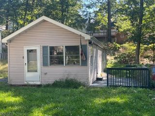 Foreclosed Home - 25 BUCKNELL TRL, 07843