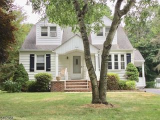 Foreclosed Home - 20 MOUNT ARLINGTON RD, 07852