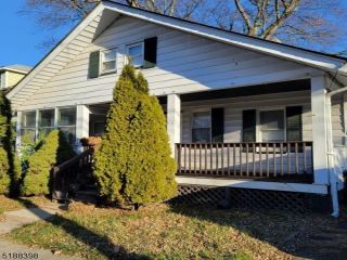 Foreclosed Home - 21 LEDGEWOOD AVE, 07857