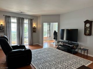 Foreclosed Home - List 100935392