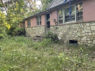 Foreclosed Home - 135 S MAIN ST, 08005
