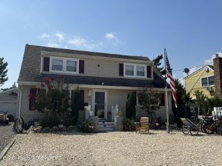 Foreclosed Home - List 101320225