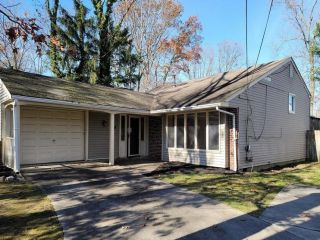 Foreclosed Home - 912 Plymouth Pl, 08012