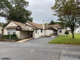 Foreclosed Home - 618 E BROAD ST, 08027