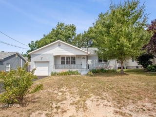 Foreclosed Home - 217 Stormy Rd, 08050