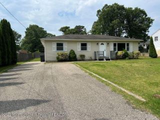 Foreclosed Home - 1007 WINDLASS DR, 08050