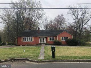 Foreclosed Home - 206 Country Ln, 08054