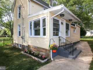 Foreclosed Home - 5 QUEEN ST, 08066
