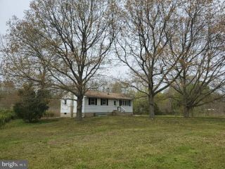 Foreclosed Home - 84 E Quilleytown Road, 08069