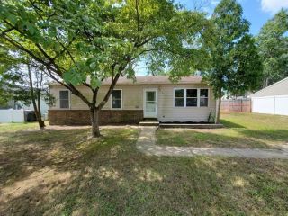 Foreclosed Home - 97 Roosevelt Ave, 08081