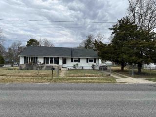 Foreclosed Home - 405 HOLMES AVE, 08204