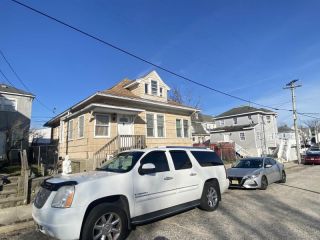 Foreclosed Home - 54 LENNOX AVE, 08232
