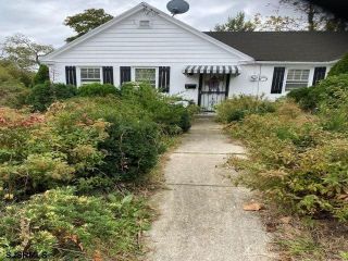 Foreclosed Home - 27 W GLENDALE AVE, 08232