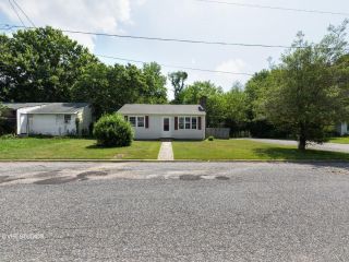 Foreclosed Home - 401 E Drumbed Rd, 08251