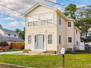 Foreclosed Home - 217 W NEW YORK AVE, 08251