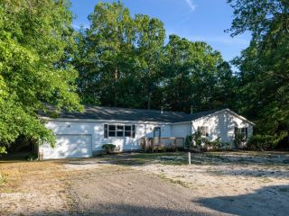 Foreclosed Home - 213 Petersburg Rd, 08270