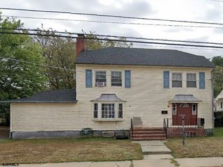 Foreclosed Home - 72 LINCOLN ST, 08302