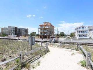 Foreclosed Home - 4103 BOARDWALK, 08401