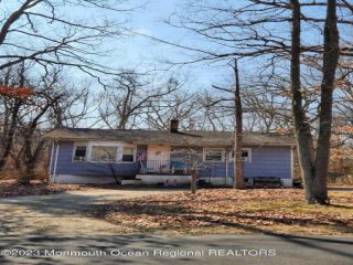 Foreclosed Home - 725 GREEN VALLEY RD, 08527