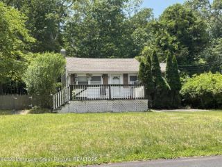Foreclosed Home - 745 GREEN VALLEY RD, 08527