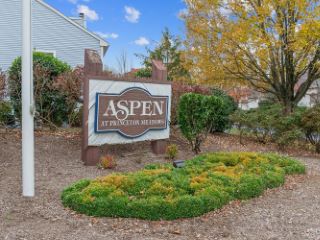 Foreclosed Home - 401 ASPEN DR, 08536