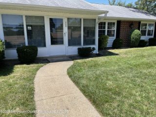 Foreclosed Home - 858B THORNHILL CT, 08701