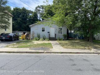 Foreclosed Home - 268 LAUREL AVE, 08701