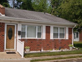 Foreclosed Home - 29 RIVER EDGE DR, 08724