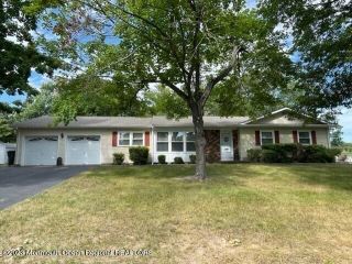 Foreclosed Home - 818 WARWICK RD, 08724