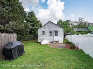 Foreclosed Home - 520 PINE ST, 08733