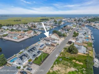 Foreclosed Home - 1034 BOWSPRIT PT, 08734