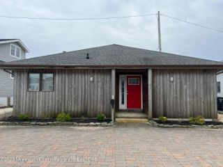 Foreclosed Home - 51 OCEAN BAY BLVD, 08735