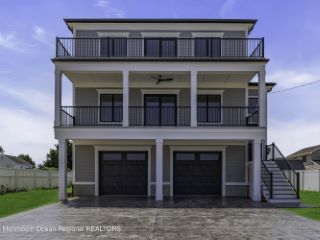 Foreclosed Home - List 100812203