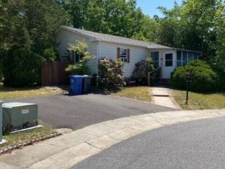 Foreclosed Home - 19 EDGEWOOD CT, 08755