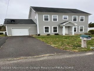 Foreclosed Home - List 100668196