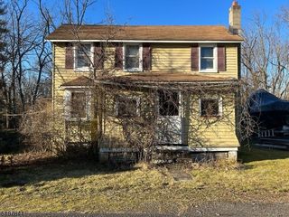 Foreclosed Home - 505 RIVER RD, 08802