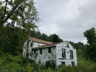 Foreclosed Home - 1086 STATE ROUTE 173, 08802