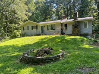 Foreclosed Home - 403 TUNNEL RD, 08802
