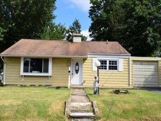 Foreclosed Home - 32 Winthrop Rd, 08817
