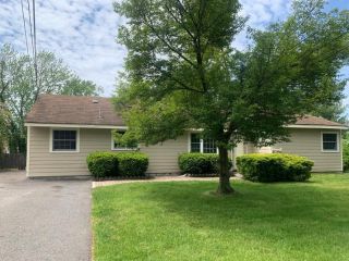 Foreclosed Home - 17 Cambridge Rd, 08824