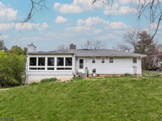 Foreclosed Home - 23 WAYSIDE LN, 08833