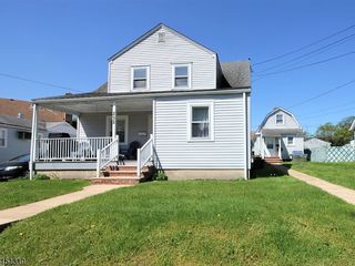 Foreclosed Home - 252 S 6TH AVE, 08835