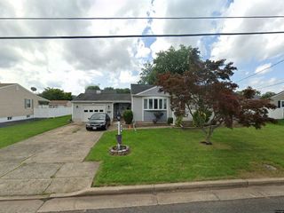 Foreclosed Home - 29 N 16TH AVE, 08835