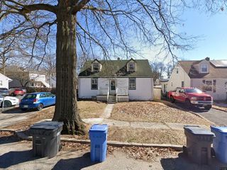 Foreclosed Home - 34 JAMES PL, 08840