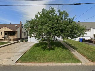 Foreclosed Home - 227 WALL ST, 08840