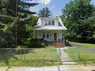 Foreclosed Home - 223 WASHINGTON AVE, 08850
