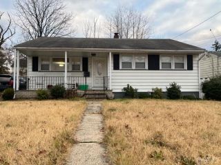 Foreclosed Home - 93 1ST ST, 08850